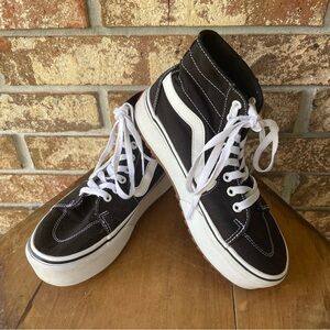 Vans Filmore Hi Sneaks Ladies Size 8 Black & White Pre-Loved Sooo Cute!